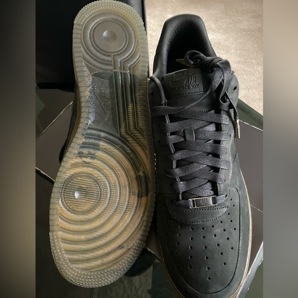 Limited Edition AIR FORCE 1 SPRM '07 (LEBRON)
Size 14
BLACK/BLACK-MET GOLD - Picture 4 of 11